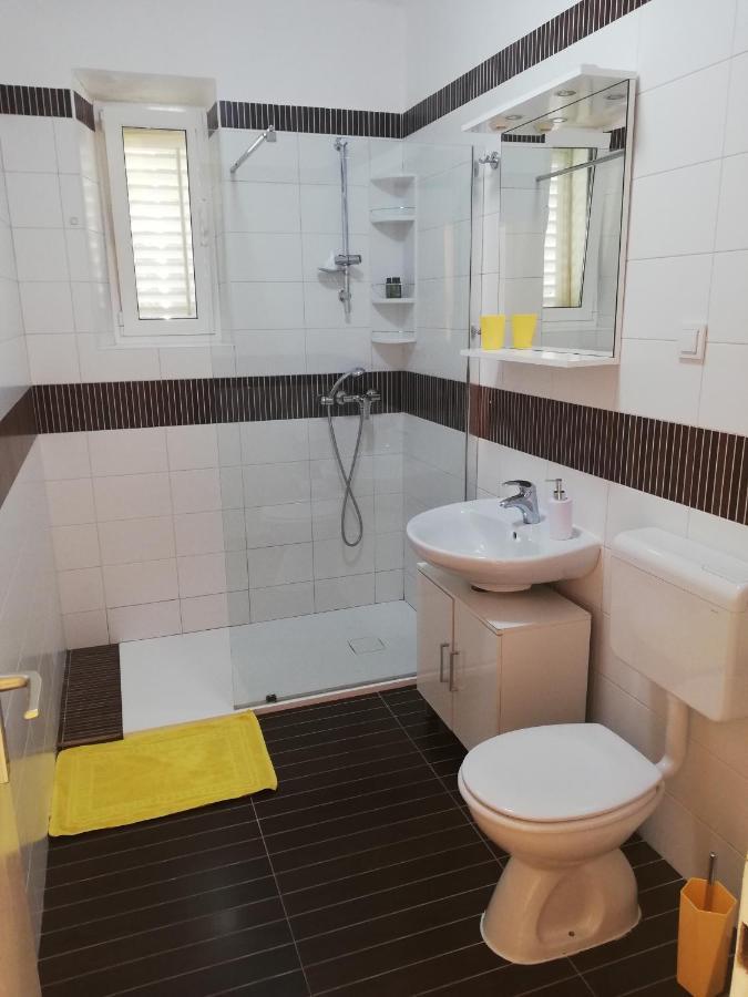 Yellow Room Guesthouse Дубровник Екстериор снимка