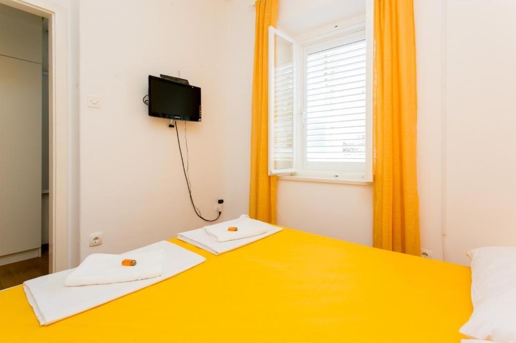 Yellow Room Guesthouse Дубровник Екстериор снимка
