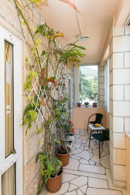 Yellow Room Guesthouse Дубровник Стая снимка